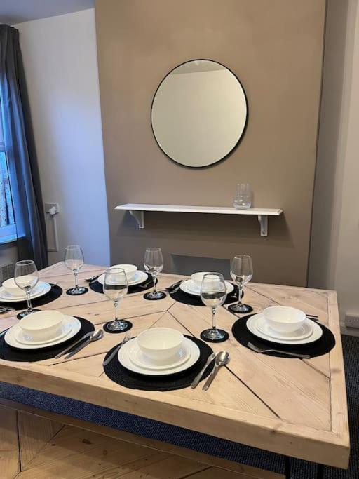 Stylish Townhouse In Lincoln Villa Luaran gambar