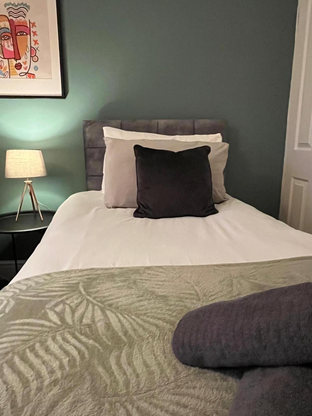 Stylish Townhouse In Lincoln Villa Luaran gambar