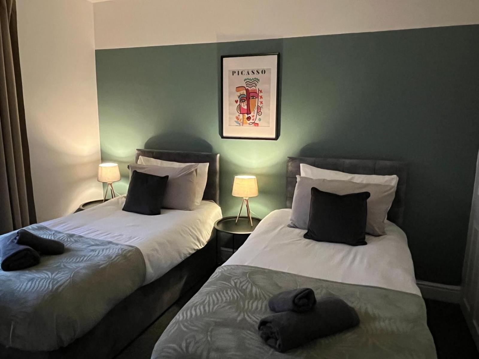 Stylish Townhouse In Lincoln Villa Luaran gambar